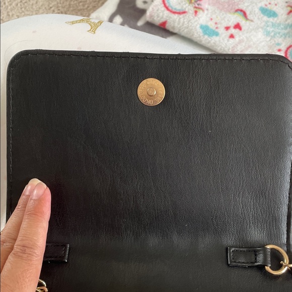 Bebe Black Quilted Crossbody Bag with Gold Chain - Picture 5 of 6